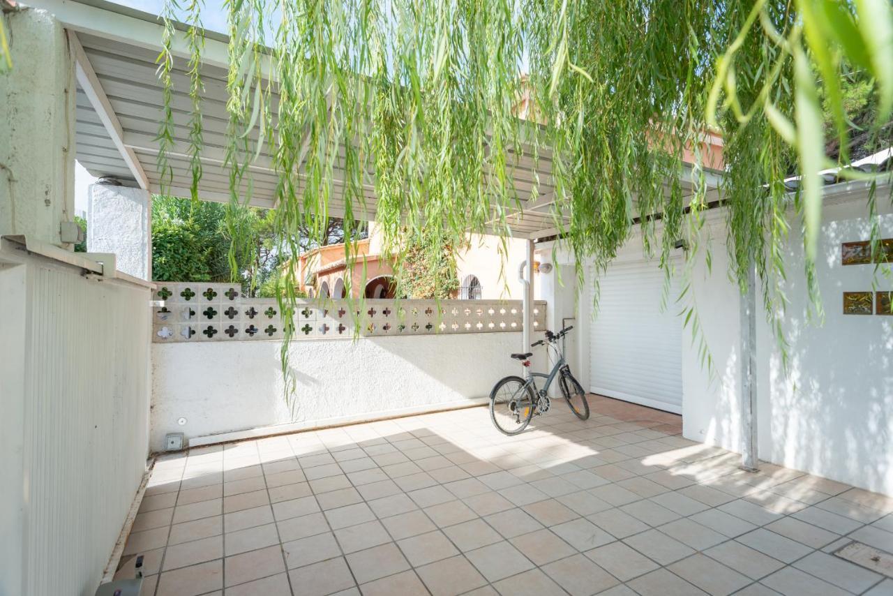 Villa Requesens On Canal Empuriabrava Esterno foto