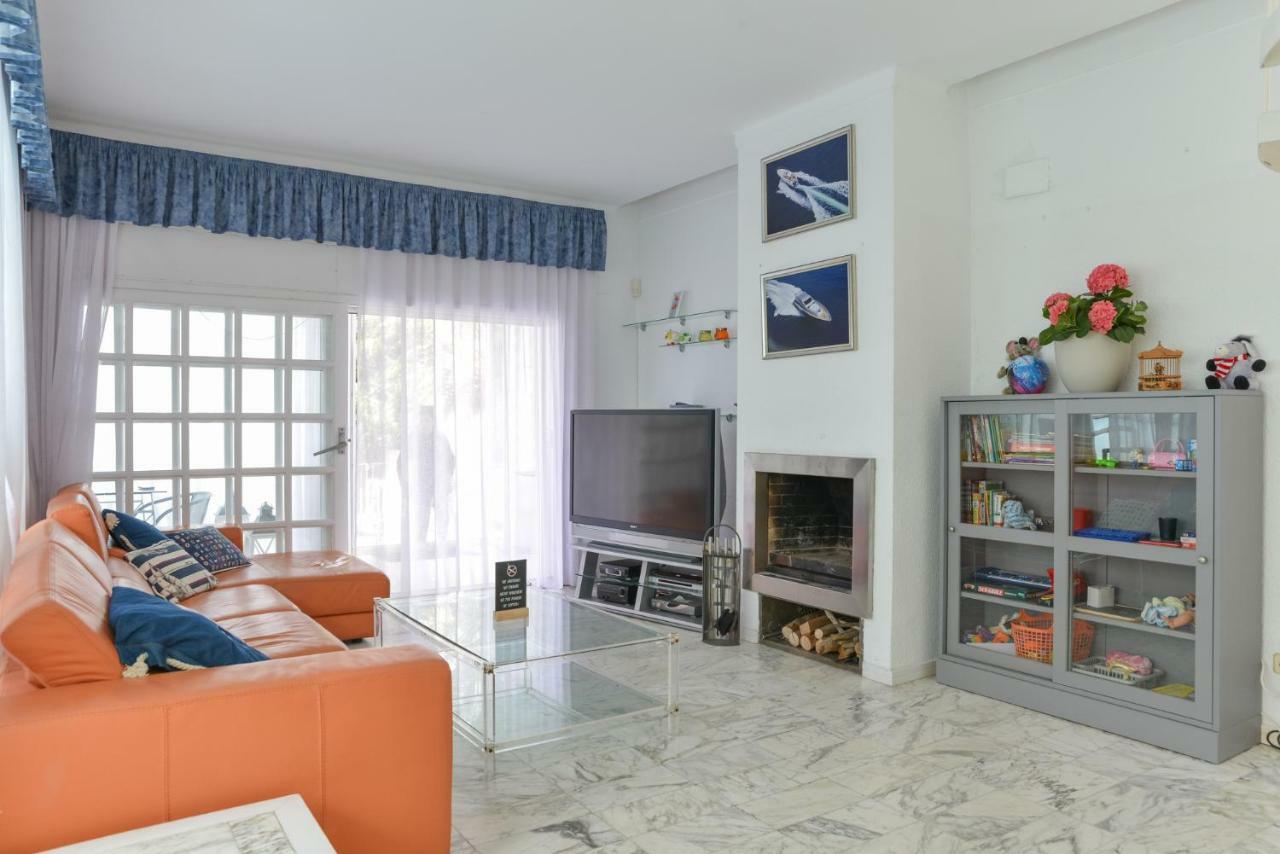 Villa Requesens On Canal Empuriabrava Esterno foto